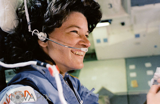 Sally Ride dans la navette spatiale Challenger