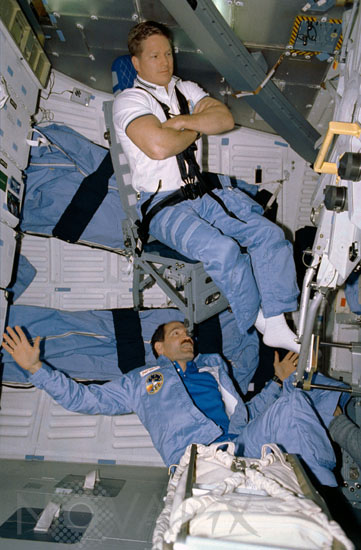 Astronautes dans la navette Atlantis -12/1988