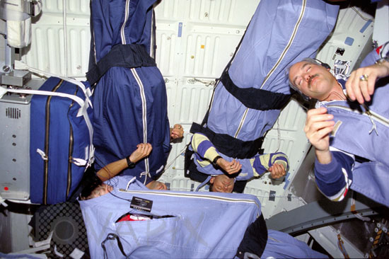 Astronautes dans la navette spatiale Discovery 09/1993