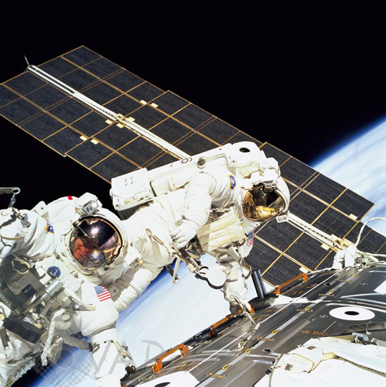 Sortie extra-véhiculaire J.Ross J.Newman STS-88 12/1998