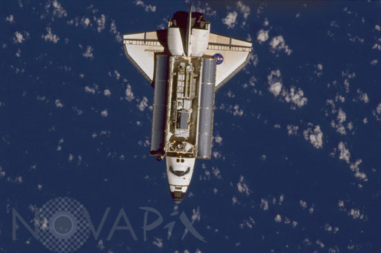 Space shuttle Endeavour in space 12-2000