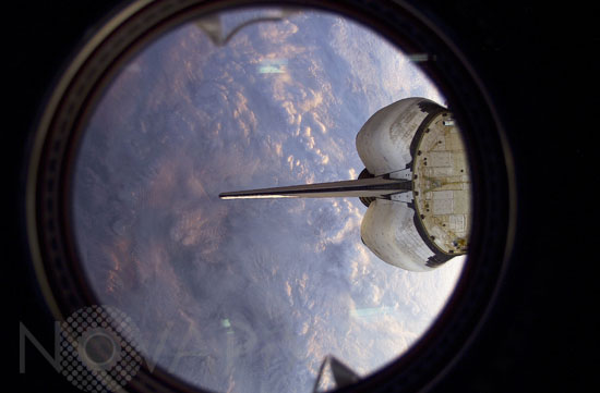 Shuttle Discovery seen from ISS 03/2001