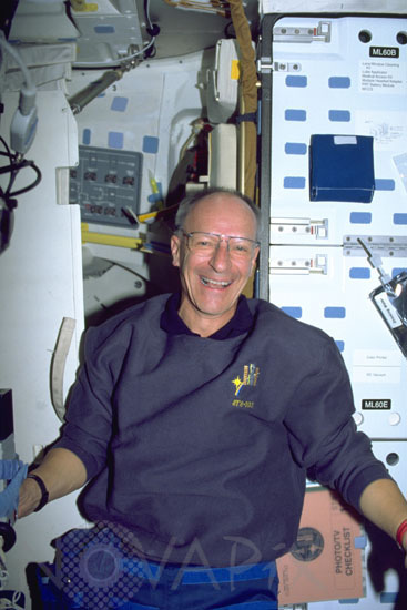 Astronaut Claude Nicollier in Discovery -1999