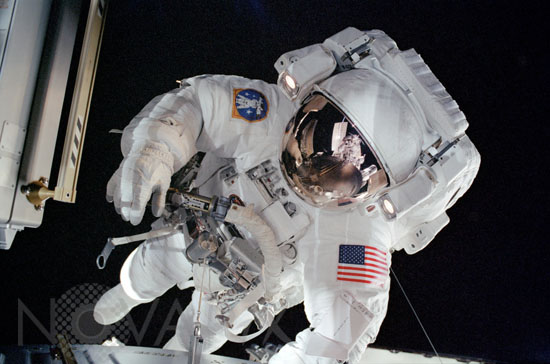 P.Forrester extravehicular activity. 08-2001
