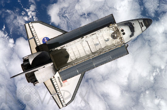 Atlantis seen from ISS 04/2002