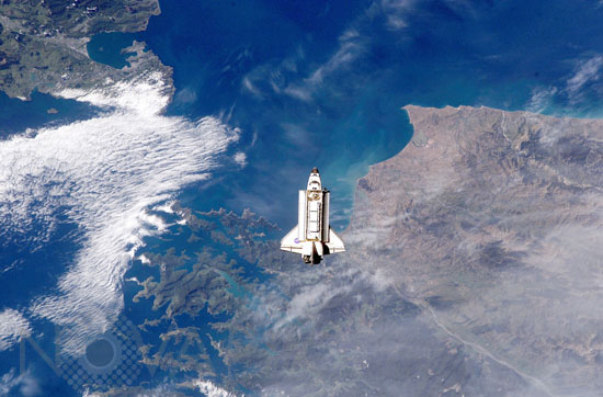 Navette Endeavour STS-113 vue d'ISS 11/2002