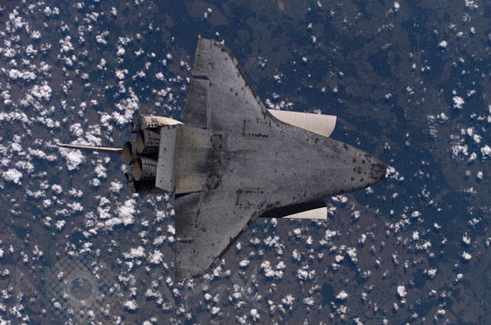 Space shuttle Discovery's heat shield seen from ISS 07/2005
