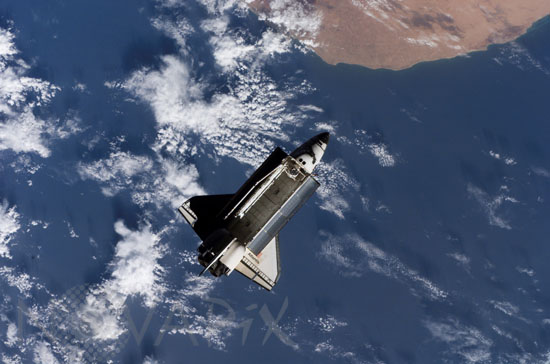 Space shuttle Atlantis from ISS 09/2006