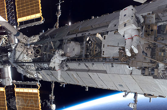 Extravehicular activity and International Space Station