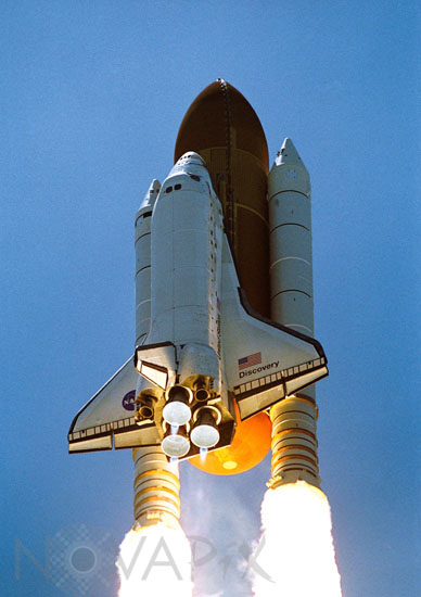 Launch of space shuttle Discovery 07/2006