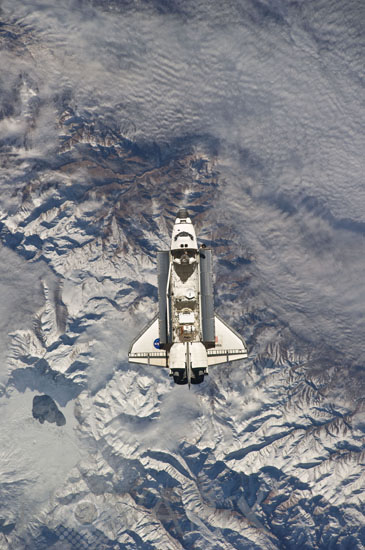 Atlantis en approche de la station spatiale 05/2010