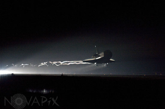Space Shuttle Endeavour landing 06/2011
