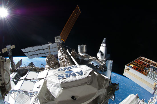 Atlantis amarrée la station spatiale 07/2011