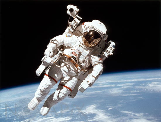 B.Mac Candless space walk. 02/1984