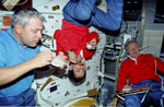 Repas des astronautes dans la navette Columbia 12/1990
