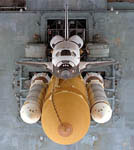 Navette Atlantis en route vers son pas de tir-1996