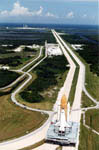 Navette Atlantis en route vers son pas de tir. STS-79-1996