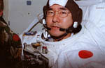 Takao Doi dans la navette Columbia avant sortie extravéhiculaire