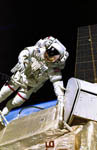 Sortie extra-véhiculaire J.Ross STS-88 12/1998