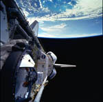 Navette Discovery en orbite-06/1999