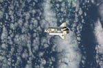 Navette Discovery STS-105 vue d'ISS 08/2001