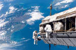 Sortie extravéhiculaire et station spatiale internationale.