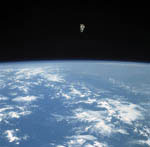 Sortie extra-véhiculaire de B.McCandless STS-41-B-02/1984