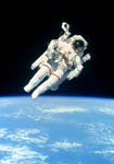 Sortie extra-véhiculaire de B.McCandless STS-41-B-02/1984