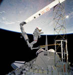 Sortie extra-véhiculaire de J. Ross STS61B 12/1985