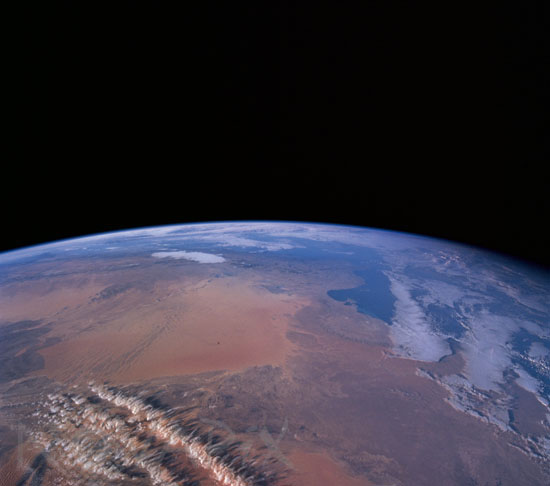 Désert algérien vu par la navette Discovery 12/1999