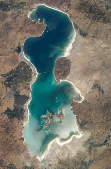 Lac d'Orumieh en Iran vu de l'espace