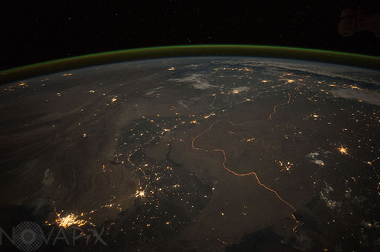 Frontière entre l'Inde et le Pakistan vue de nuit