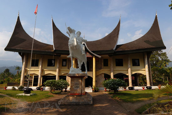 Musée de l'Equateur, Bonjol, Indonésie