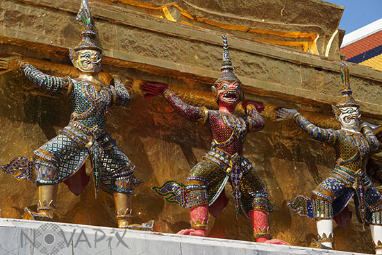 Wat Phra Kaeo - Chedi Doré - Détail