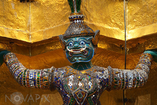 Wat Phra Kaeo - Chedi Doré - Détail