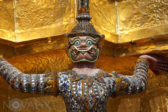 Wat Phra Kaeo - Chedi Doré - Détail