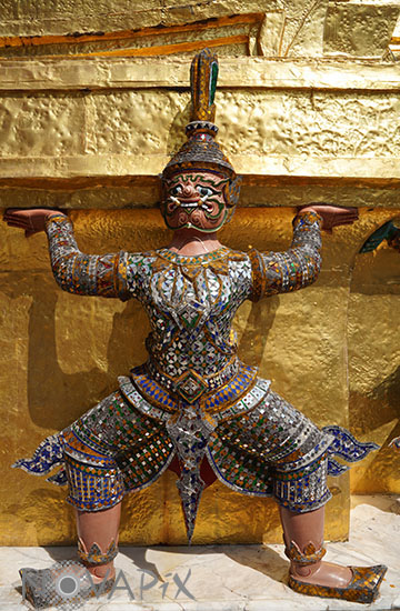 Wat Phra Kaeo - Golden Chedi - Detail