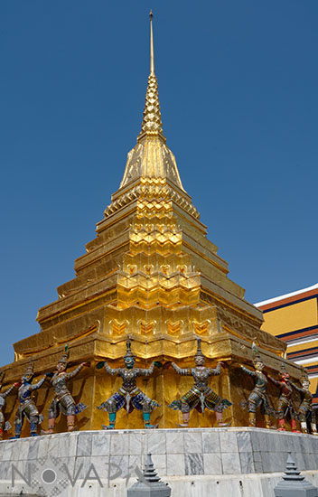 Wat Phra Kaeo - Chedi Doré 