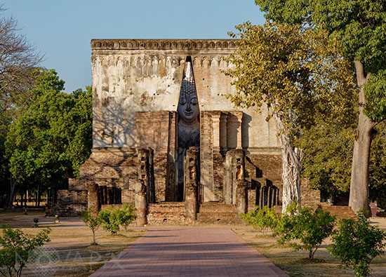 Wat Si Chum - Sukhothai