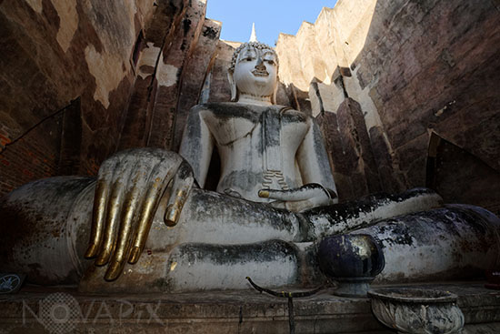 Wat Si Chum - Sukhothai