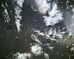 Eruption du volcan Kliuchevskoi (Russie) vue depuis l'espace 09/1994