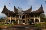 Musée de l'Equateur, Bonjol, Indonésie