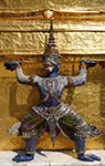 Wat Phra Kaeo - Chedi Doré - Singe