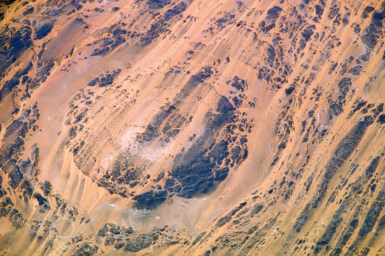 Cratère d'impact d'Aorounga, Tchad, 04/2002