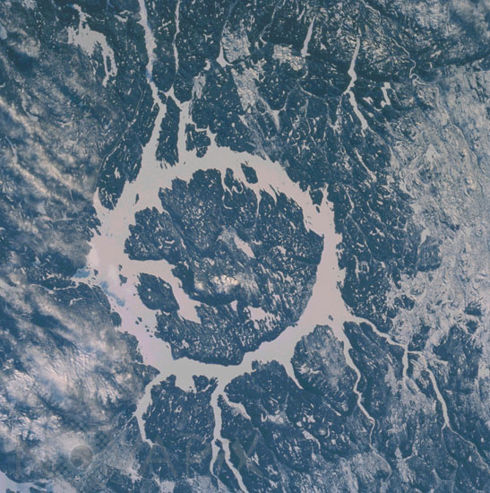 Cratère Manicouagan -Québec- vu par Endeavour 02/2000