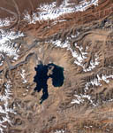Cratère d'impact Kara-Kul vu depuis l'espace