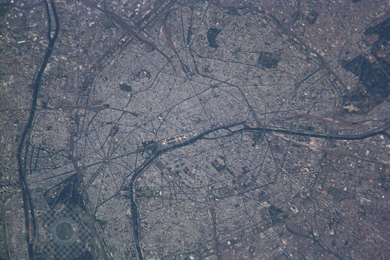 Paris vu depuis la station spatiale internationale