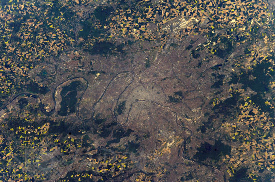 Paris seen from the international space station 04/2002