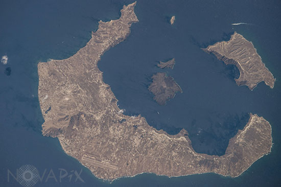 Santorin vue de l'espace