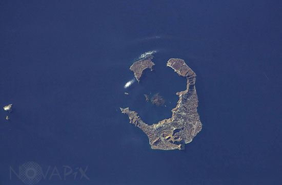 Santorin vue de l'espace
